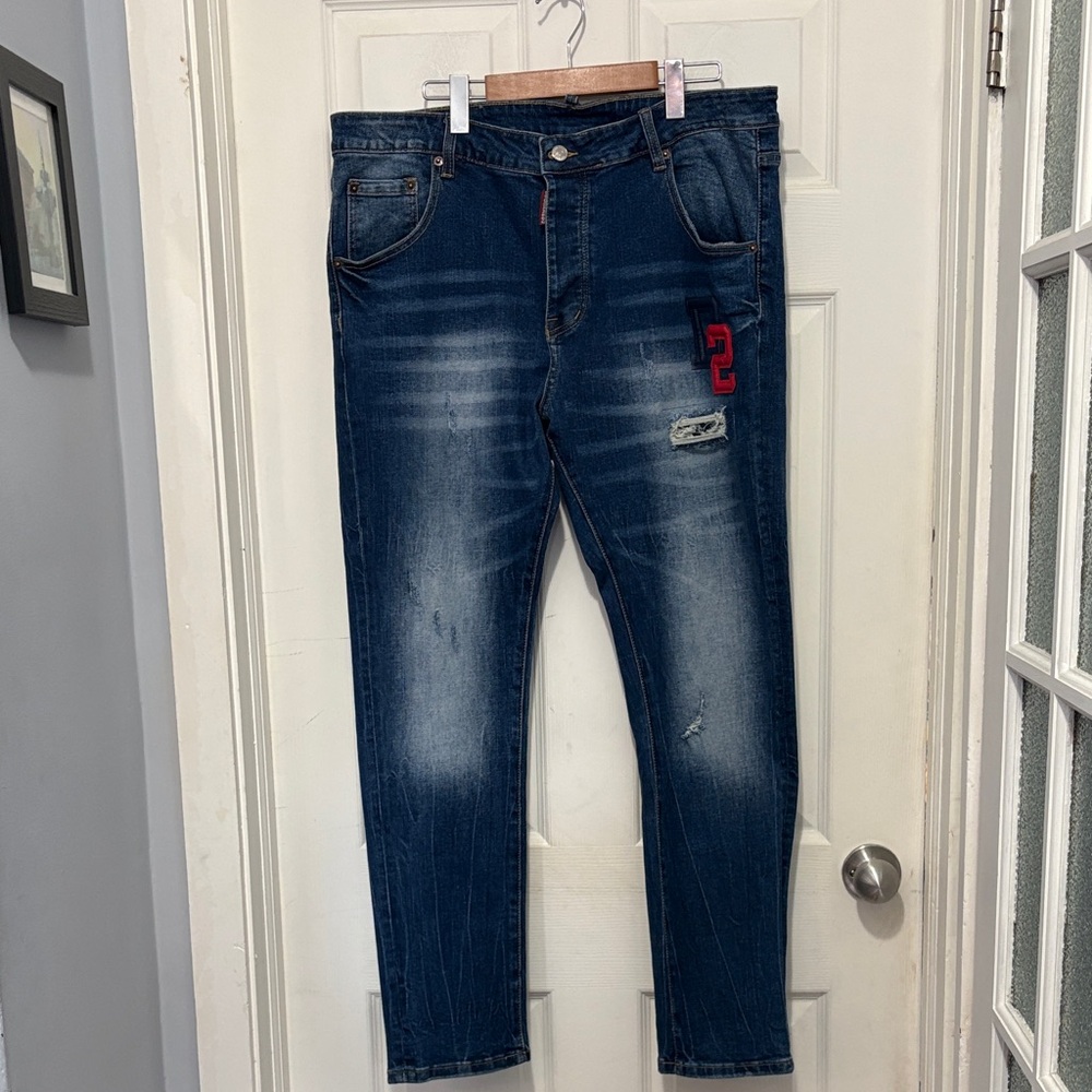 NWT DSQUARED2 Cool Guy Jeans.